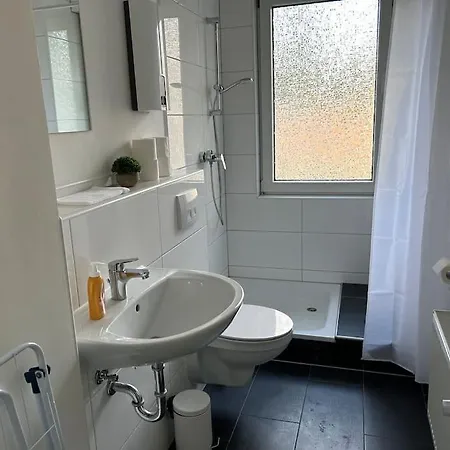 Vita Gmbh - 4 Personen In - Monteure Appartement *